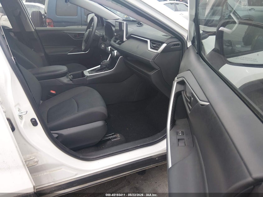 VIN 2T3F1RFV7RC413798 2024 TOYOTA RAV4 LE