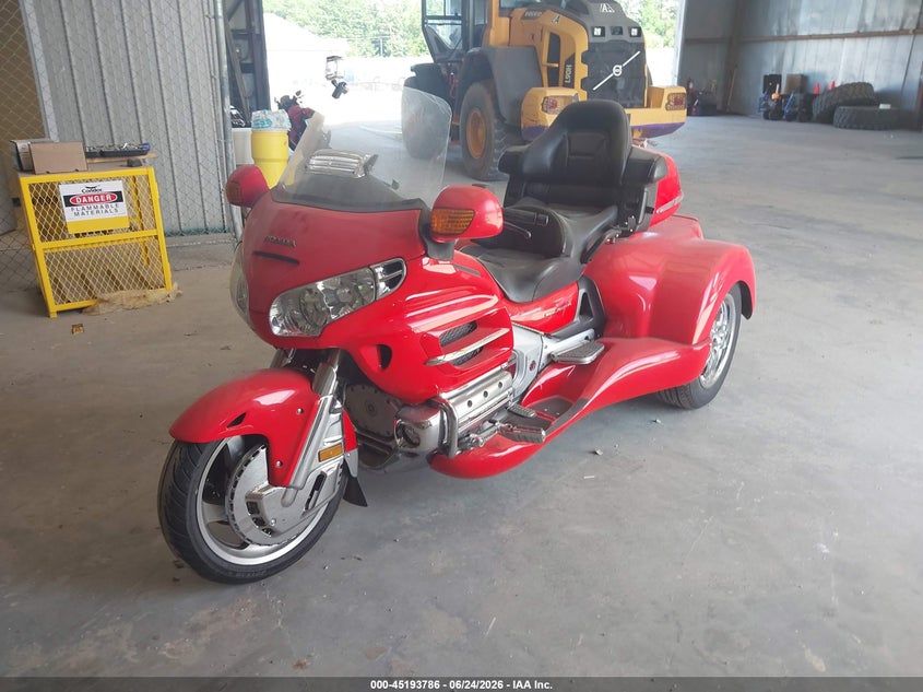 1HFSC470X4A301748 2004 Honda Gl1800 photo 1