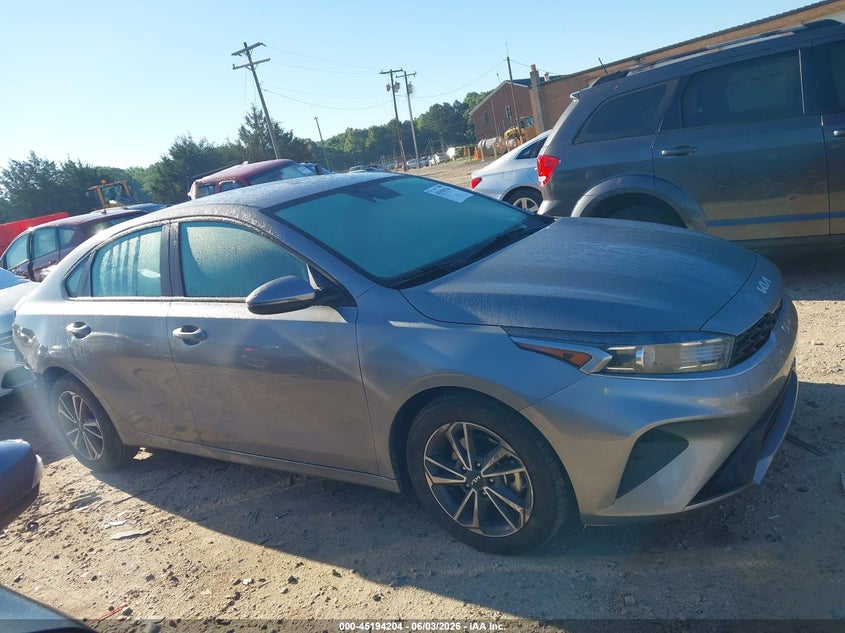 VIN 3KPF24AD2RE812286 2024 KIA FORTE LXS