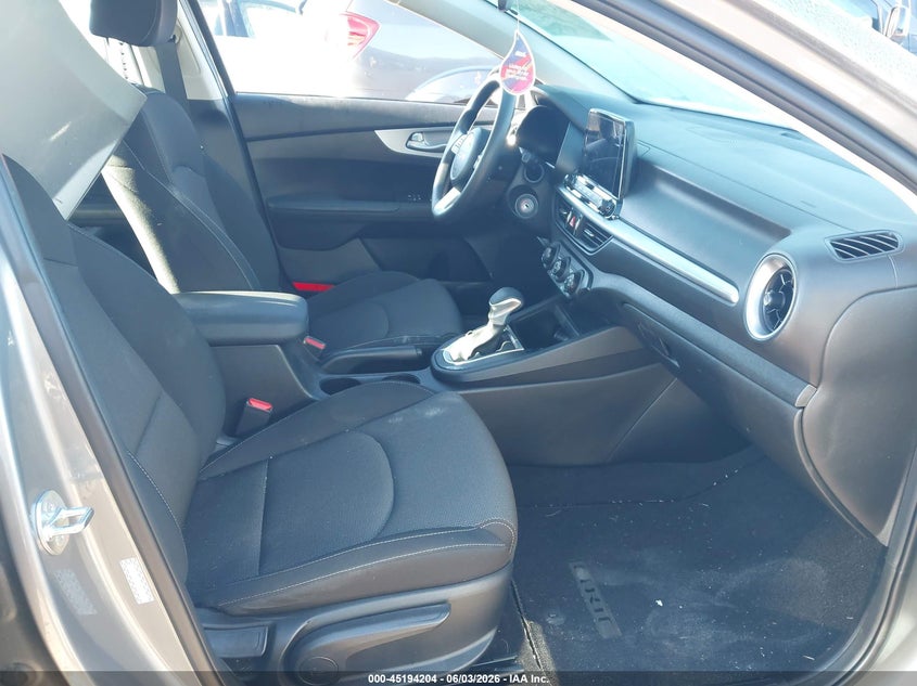 VIN 3KPF24AD2RE812286 2024 KIA FORTE LXS