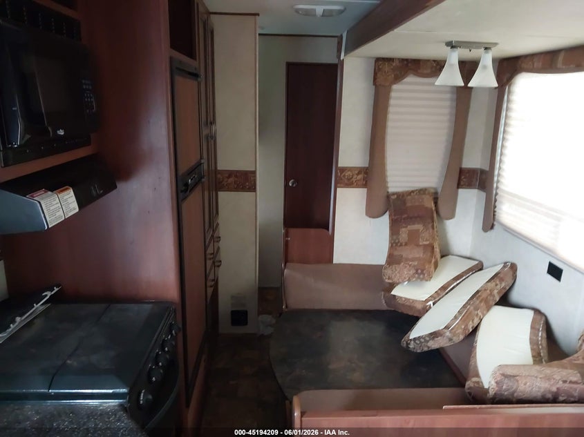 2013 CROSSROADS ZINGER ZT328S auction photo 8