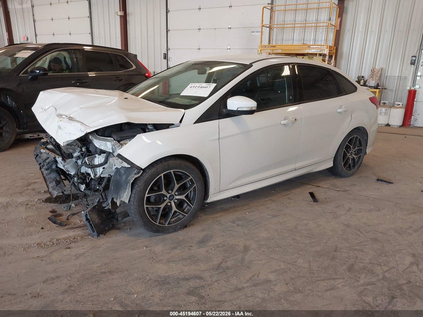 Vin: 1fadp3f2xhl233424, lot: 45692335, ford focus se 20172