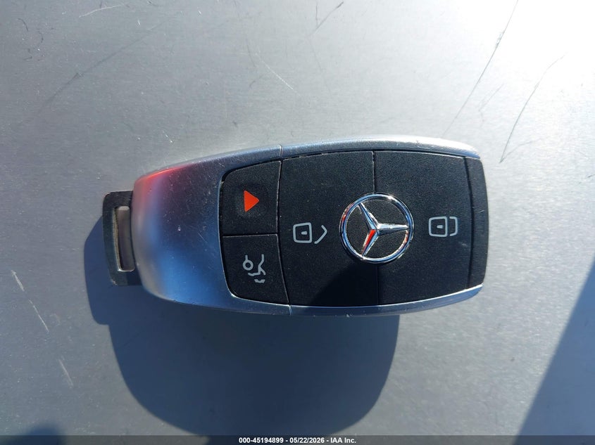 2022 MERCEDES-BENZ GLC 300 SUV — Photo 11