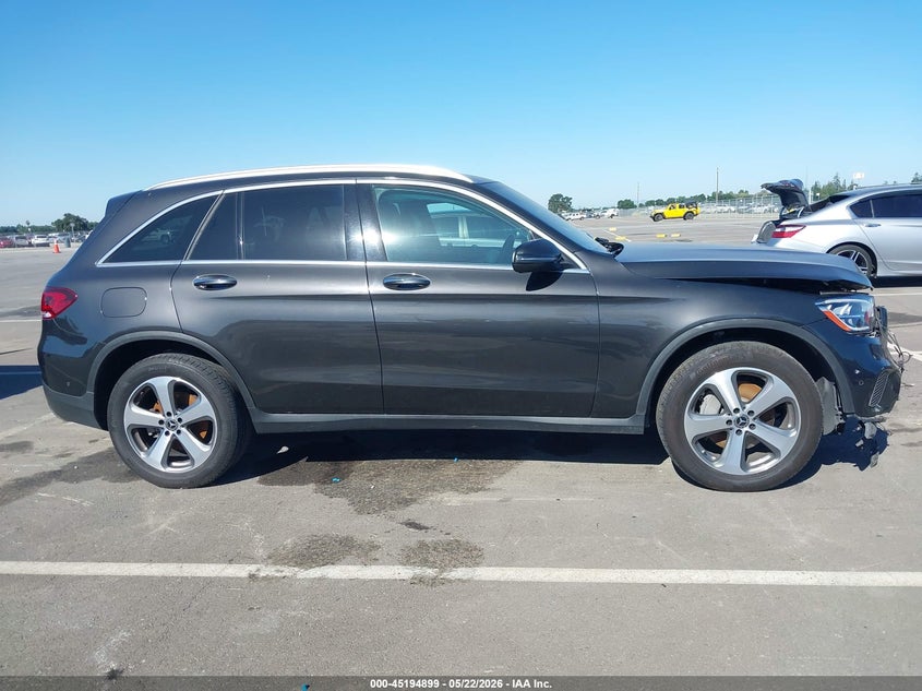 2022 MERCEDES-BENZ GLC 300 SUV — Photo 14