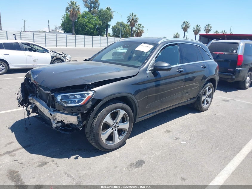 2022 MERCEDES-BENZ GLC 300 SUV — Photo 2