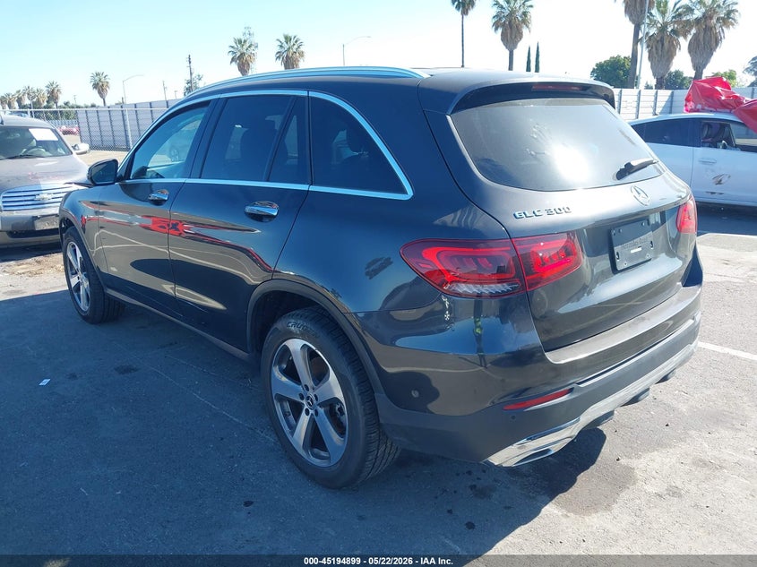 2022 MERCEDES-BENZ GLC 300 SUV — Photo 3