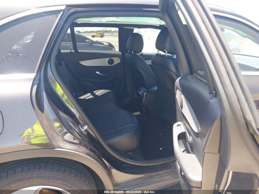 2022 MERCEDES-BENZ GLC 300 SUV — Photo 8