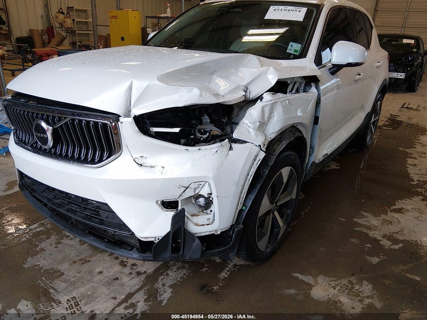 2023 Volvo Xc40 B5 Plus Bright Theme VIN: YV4L12UE2P2987143 Lot: 45194954