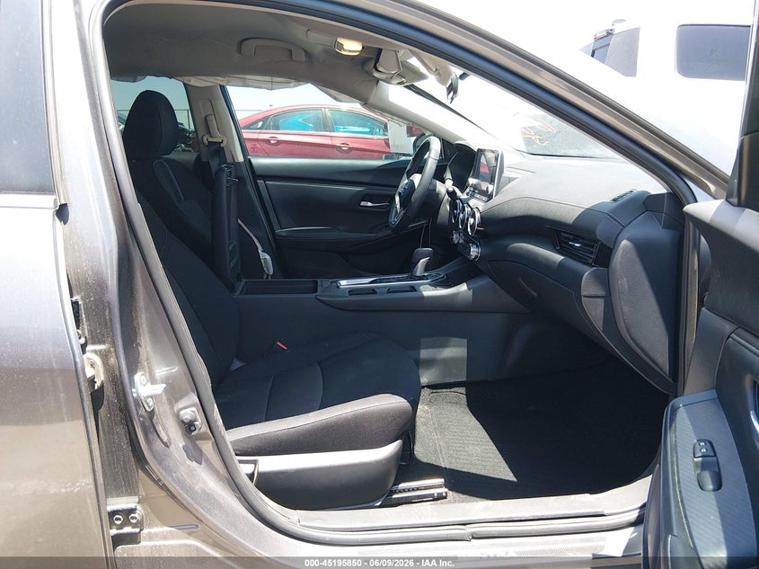 2024 NISSAN SENTRA 2.0L I-4 DI, DOHC, V(VIN: 3N1AB8CV1RY298052