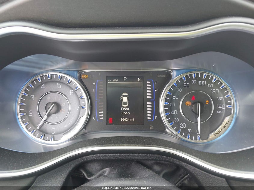 2016 CHRYSLER 200 auction photo 7