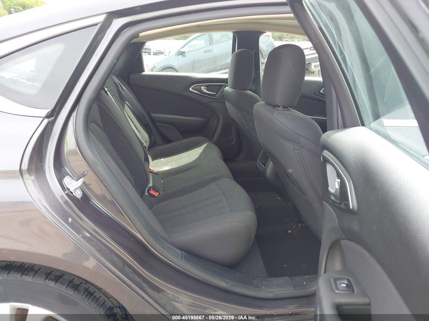 2016 CHRYSLER 200 auction photo 8