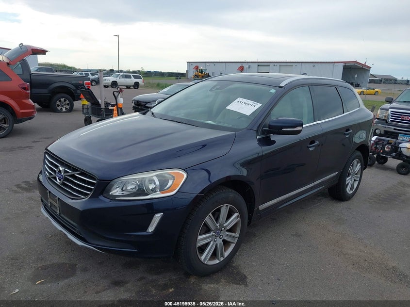 2016 VOLVO XC60 auction photo 2