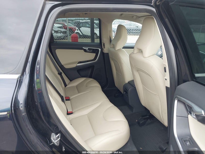 2016 VOLVO XC60 auction photo 8