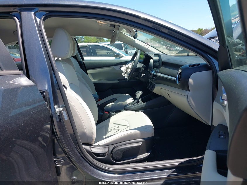 VIN 3KPF24AD2PE553215 2023 KIA FORTE LXS