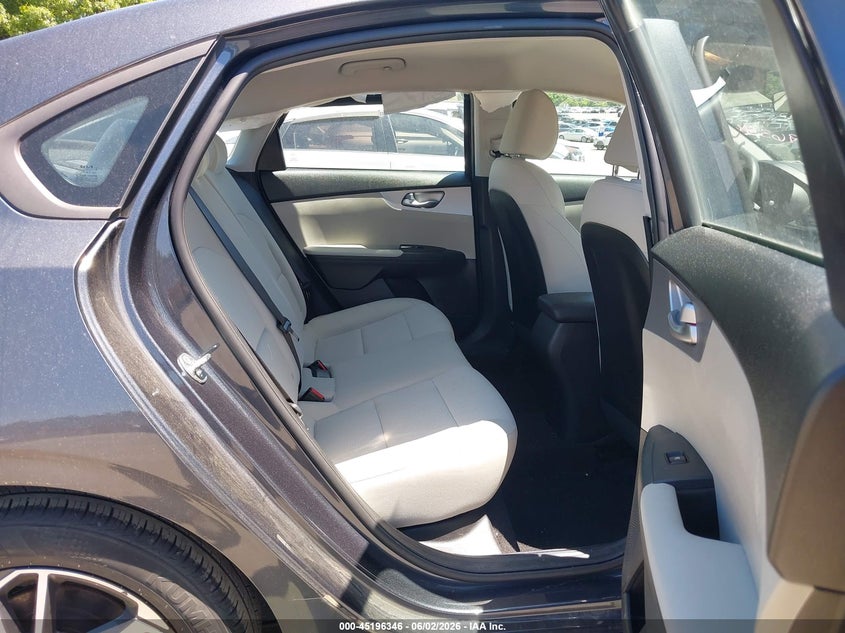 VIN 3KPF24AD2PE553215 2023 KIA FORTE LXS