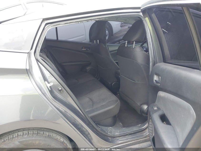 2016 TOYOTA PRIUS auction photo 8
