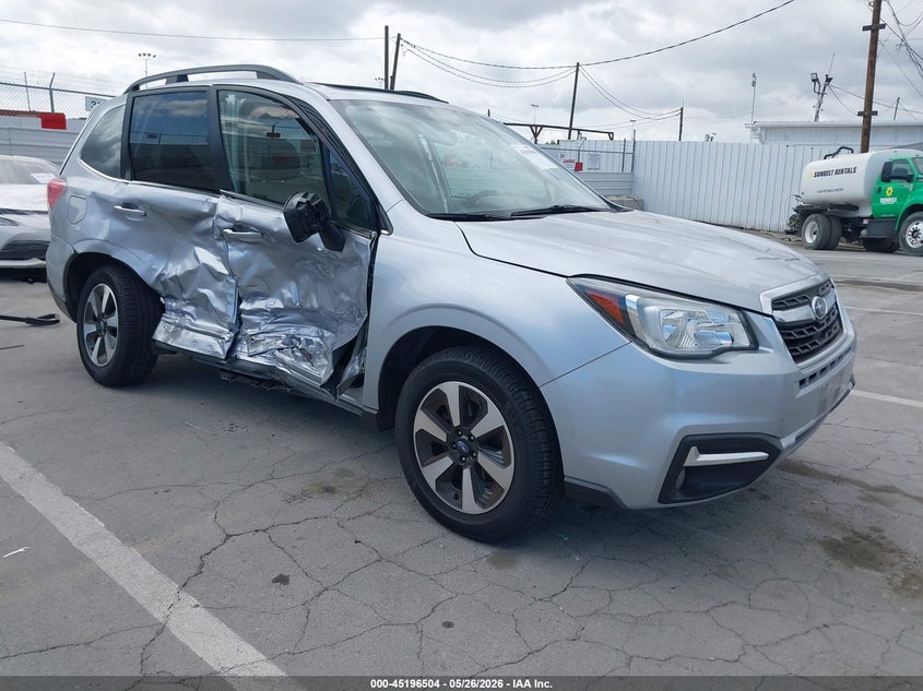 Vin: jf2sjajc7hh487104, lot: 45694232, subaru forester 2.5i limited 2017 img_1