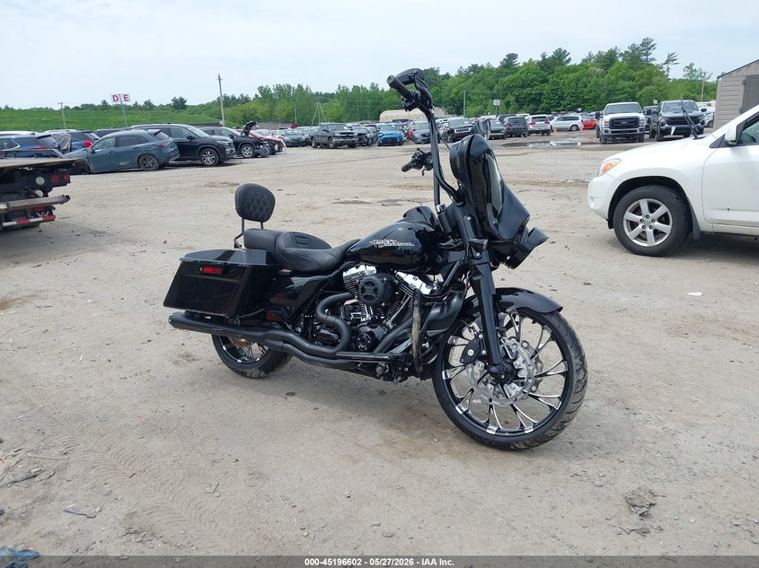 2013 Harley-Davidson FLHX
