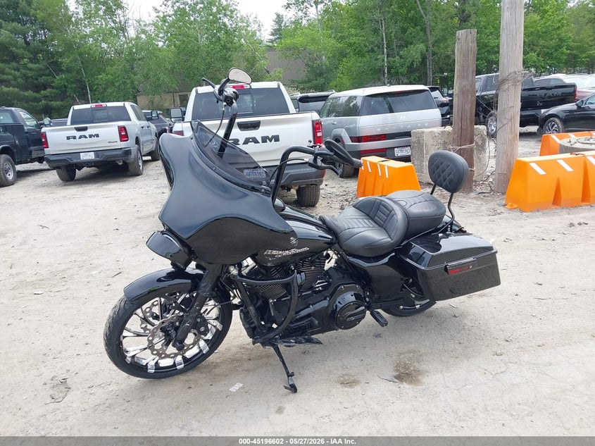 2013 HARLEY-DAVIDSON FLHX auction photo 2