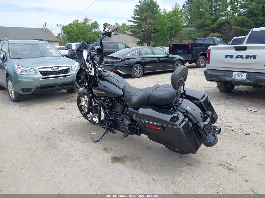 2013 HARLEY-DAVIDSON FLHX auction photo 3