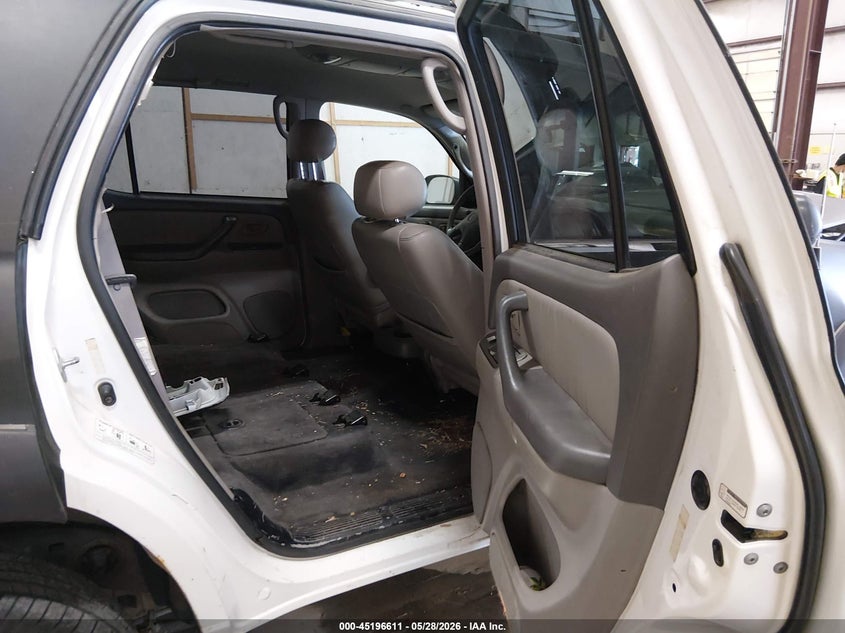 2001 Toyota Sequoia Limited V8 VIN: 5TDBT48A21S012010 Lot: 45196611