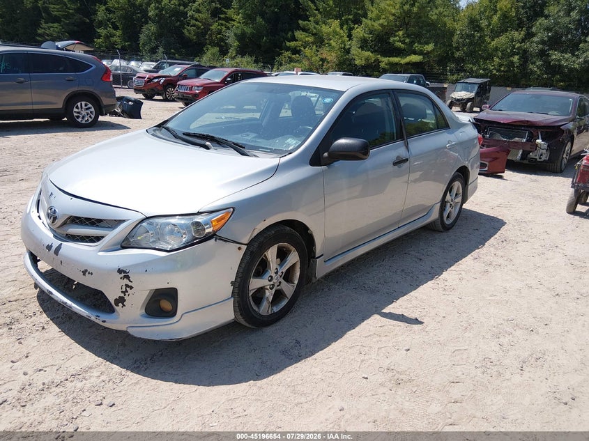 Vin: 2t1bu4ee2dc999497, lot: 45694382, toyota corolla s 20132