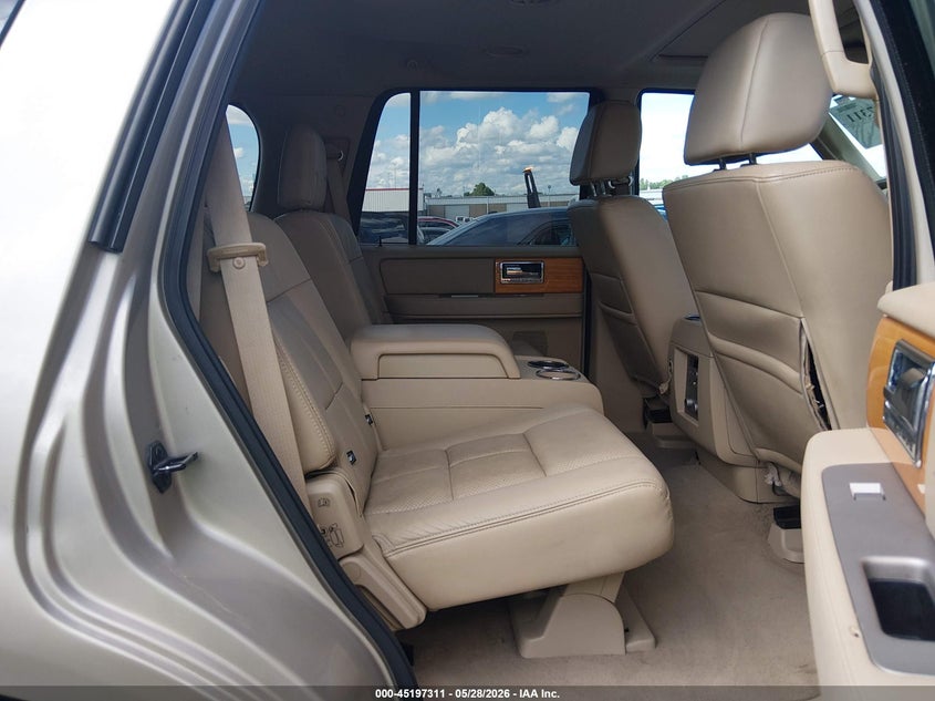 2007 Lincoln Navigator Ultimate VIN: 5LMFU28557LJ10215 Lot: 45197311