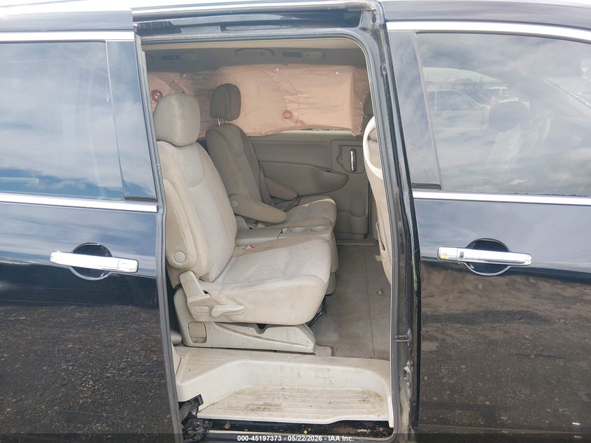 2017 NISSAN QUEST auction photo 8