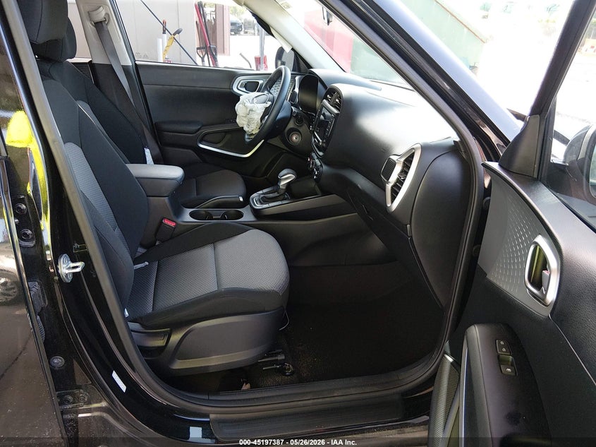2023 KIA SOUL auction photo 5
