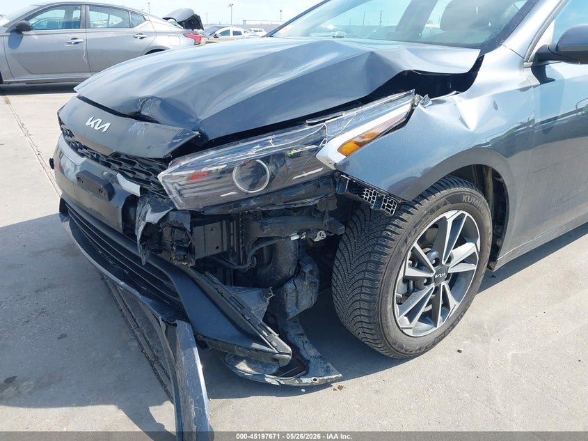 2023 KIA FORTE auction photo 6