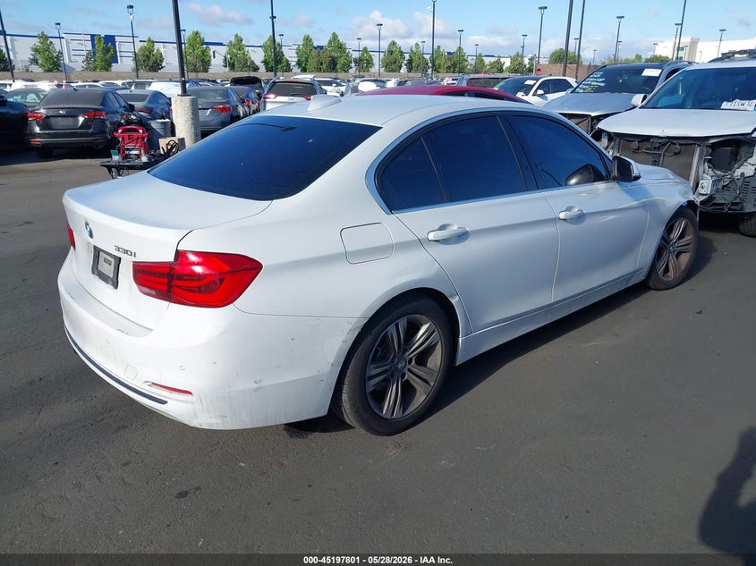 Vin: wba8b9c57hk676371, lot: 45695529, bmw 330i 20174