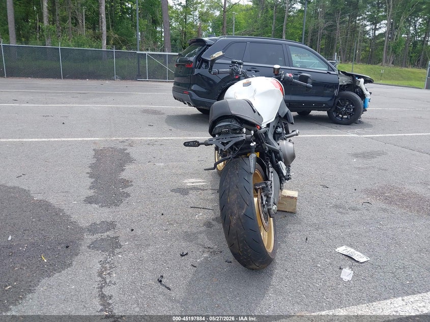 2025 YAMAHA MTM890 auction photo 6
