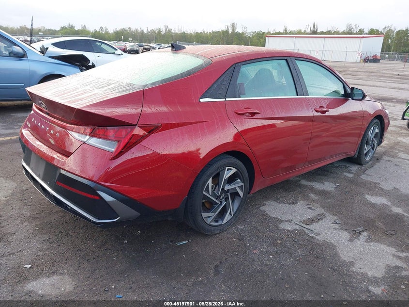 2024 HYUNDAI ELANTRA — zdjęcie 4