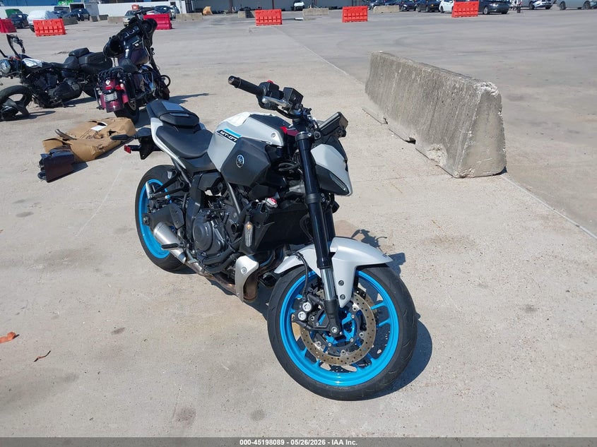 2025 Yamaha Mtn690