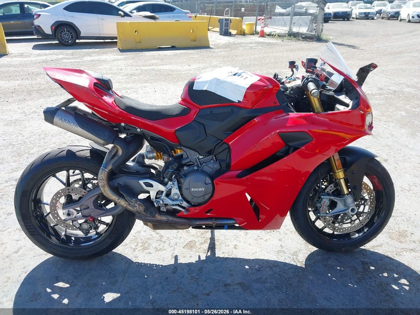 2025 Ducati Panigale V2/V2 S VIN: ZDMHAU8T2SB001104 Lot: 45198101