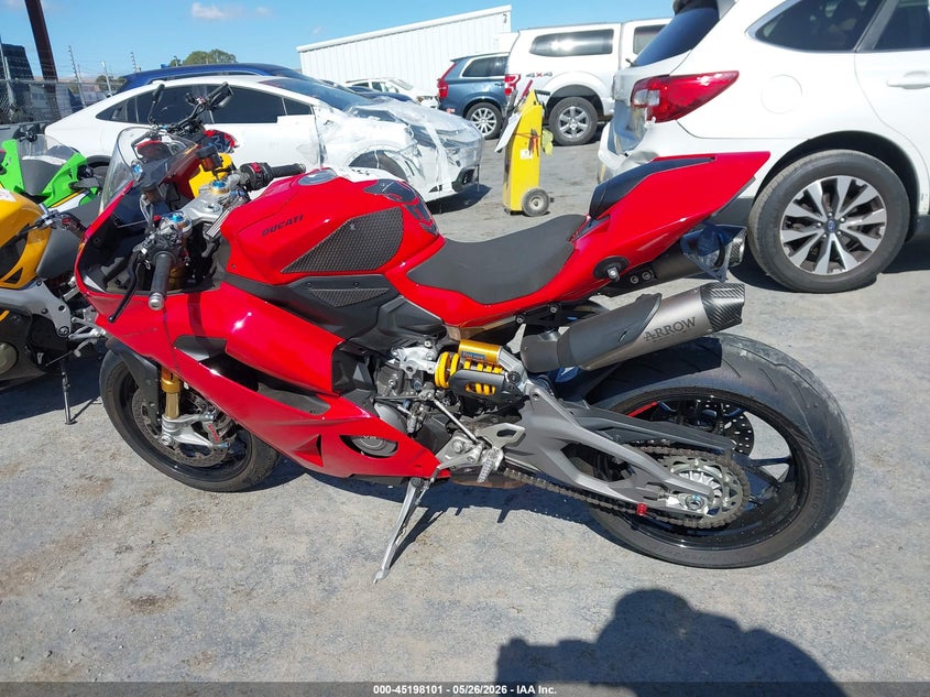 2025 Ducati Panigale V2/V2 S VIN: ZDMHAU8T2SB001104 Lot: 45198101
