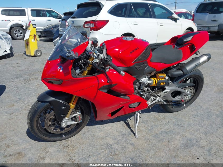 2025 DUCATI PANIGALE MOTO 2