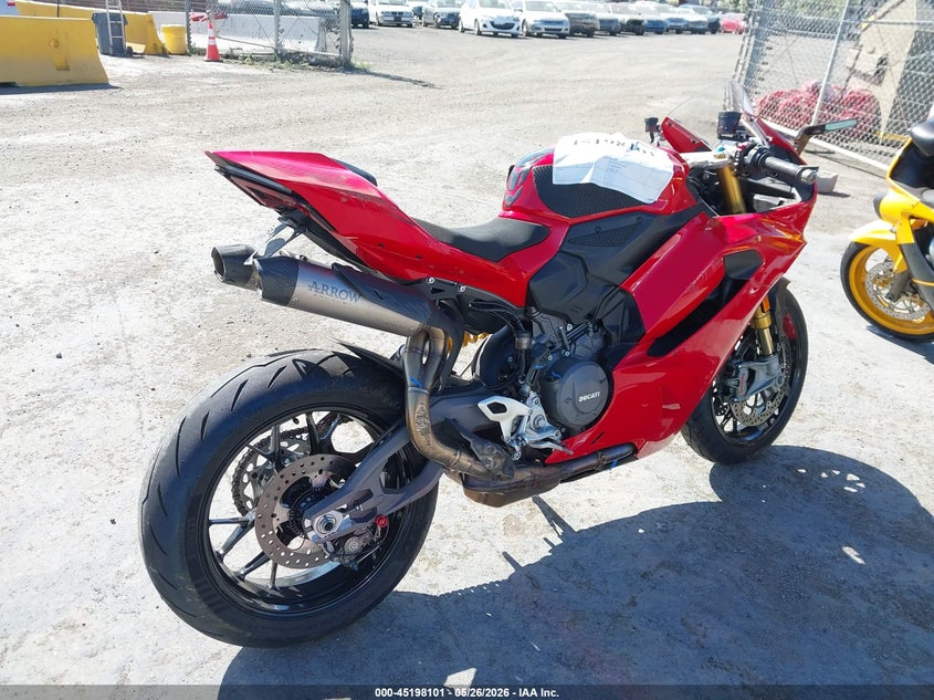 2025 DUCATI PANIGALE MOTO 2
