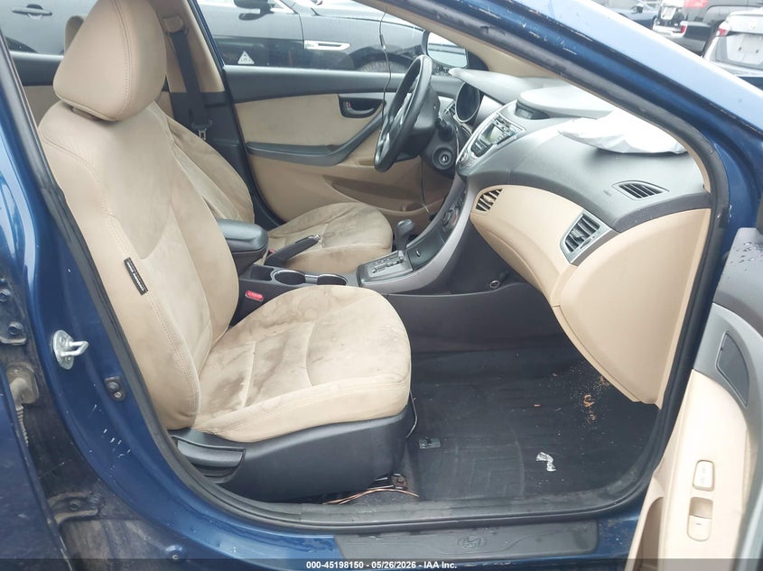 2013 HYUNDAI ELANTRA auction photo 5