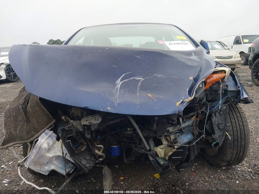 2013 HYUNDAI ELANTRA auction photo 6