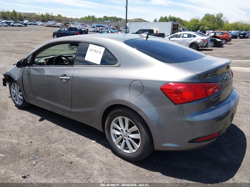 2016 KIA FORTE KOUP auction photo 3