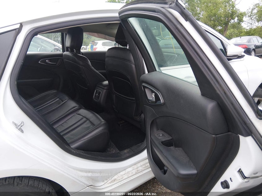 2015 Chrysler 200 C VIN: 1C3CCCCB4FN593770 Lot: 45198251