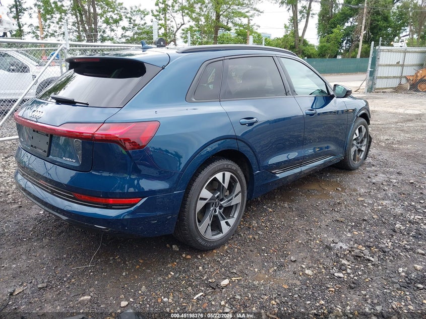 Vin: wa1aabge9nb009784, lot: 45696104, audi e-tron premium quattro 20224
