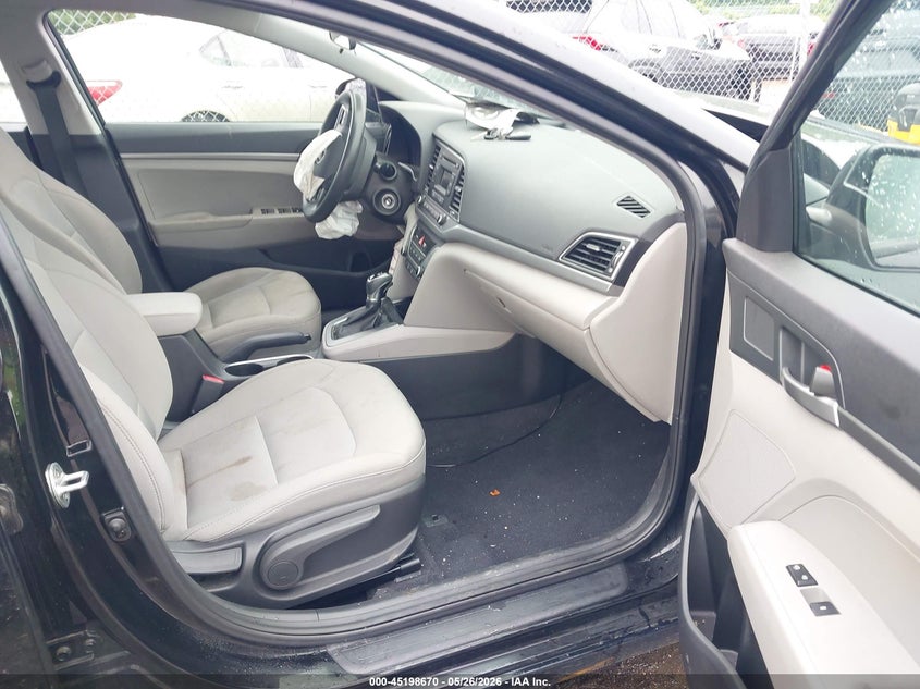 VIN 5NPD74LF7HH164705 2017 HYUNDAI ELANTRA SE