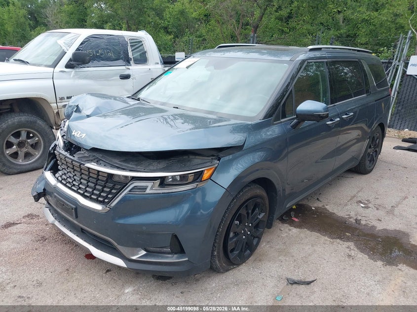 2024 KIA CARNIVAL MPV auction photo 2