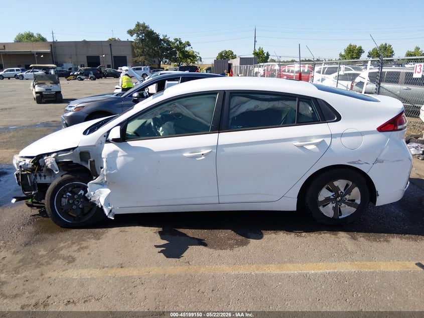 2017 Hyundai Ioniq Hybrid Blue VIN: KMHC65LC1HU022233 Lot: 45199150