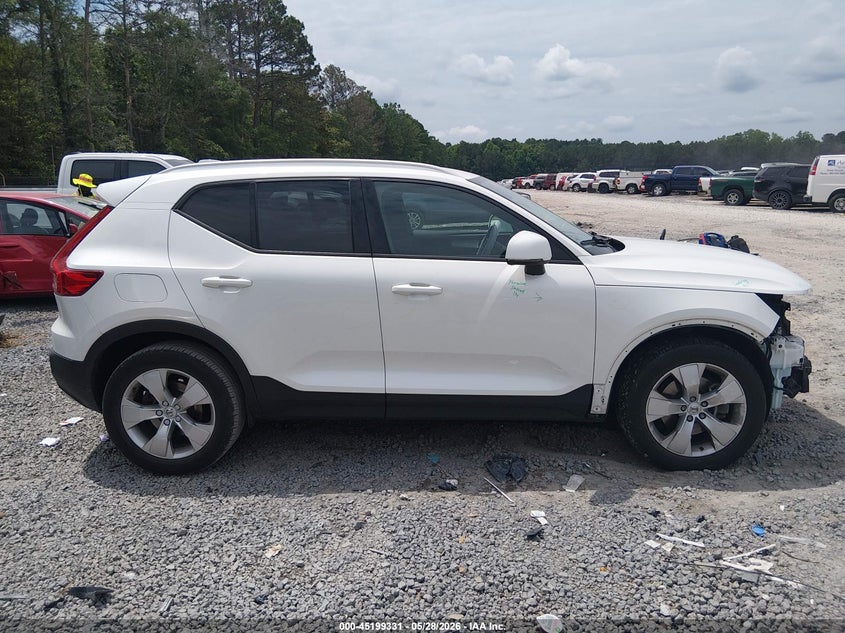 2022 Volvo Xc40 T4 Momentum VIN: YV4AC2HK6N2748404 Lot: 45199331