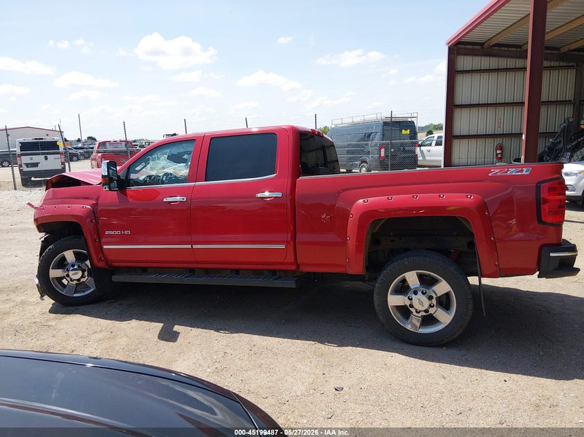 2015 CHEVROLET SILVERADO 2500HD LTZ · Фото 13