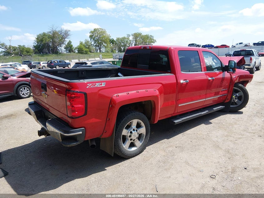 2015 CHEVROLET SILVERADO 2500HD LTZ · Фото 4