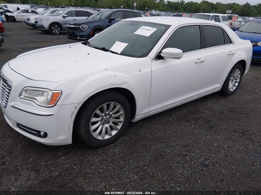 Vin: 2c3ccaag2eh150981, lot: 45697375, chrysler 300 20142